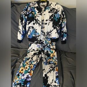 Jaanuu Med scrub set- Floral with matching Bomber jacket
